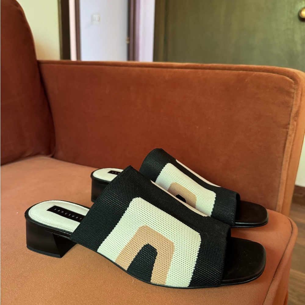 Sanctuary retro sandal never worn